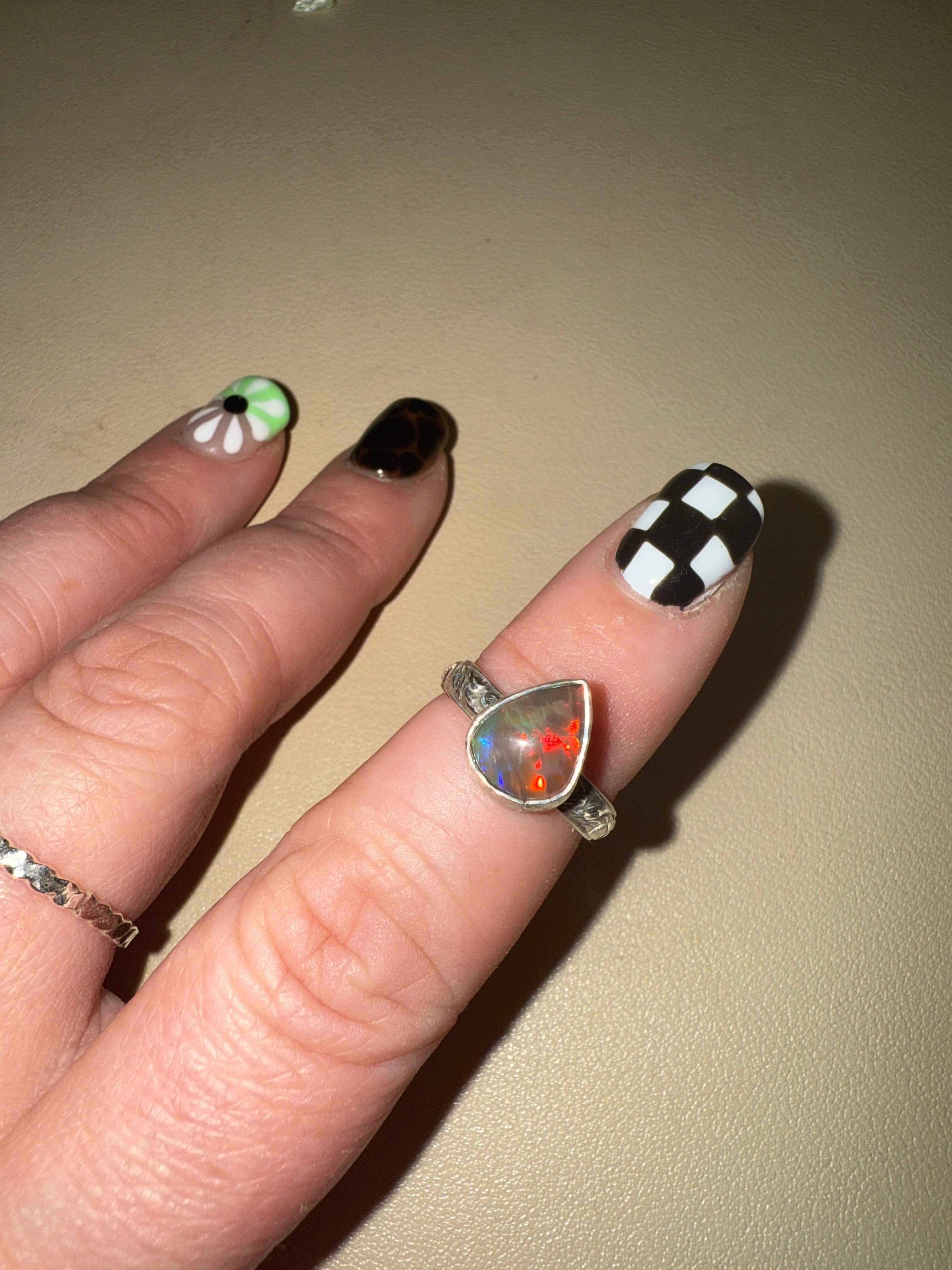 Opal size 6