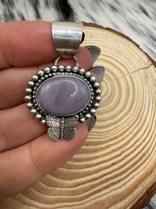 Morado Pendant